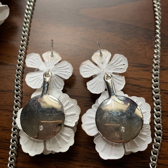 Inc international concepts white flower jewelry set - Picture 5 of 6